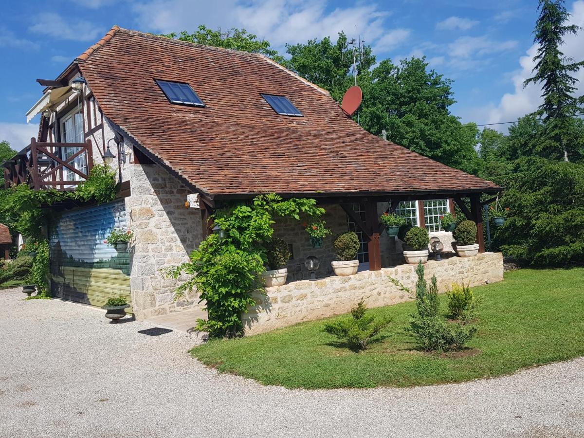 Bed and Breakfast Moulin Du Soustre Cavagnac Exterior foto